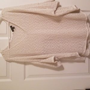 Cute Jessica Simpson top White & Gold shimmering